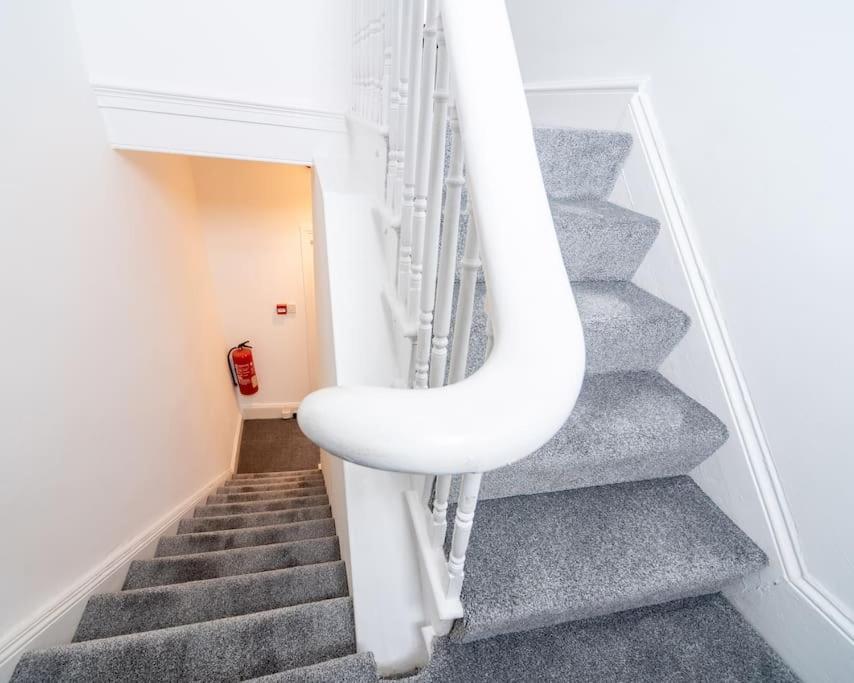 شقة Oystermouth  في Mumbles View - Free Parking المظهر الخارجي الصورة