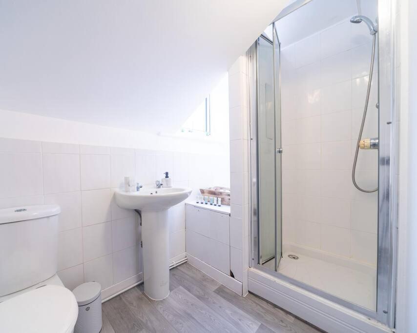 شقة Oystermouth  في Mumbles View - Free Parking المظهر الخارجي الصورة
